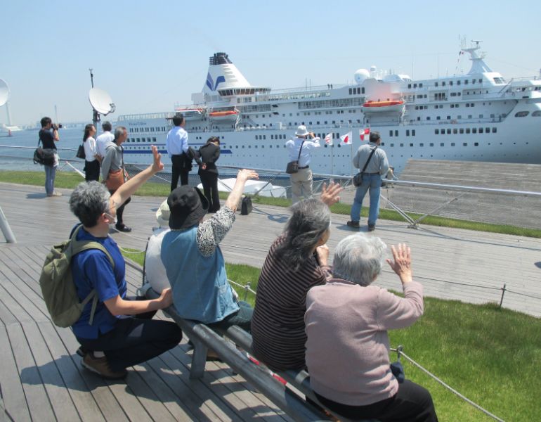 レクリエーション専任介護士を配置